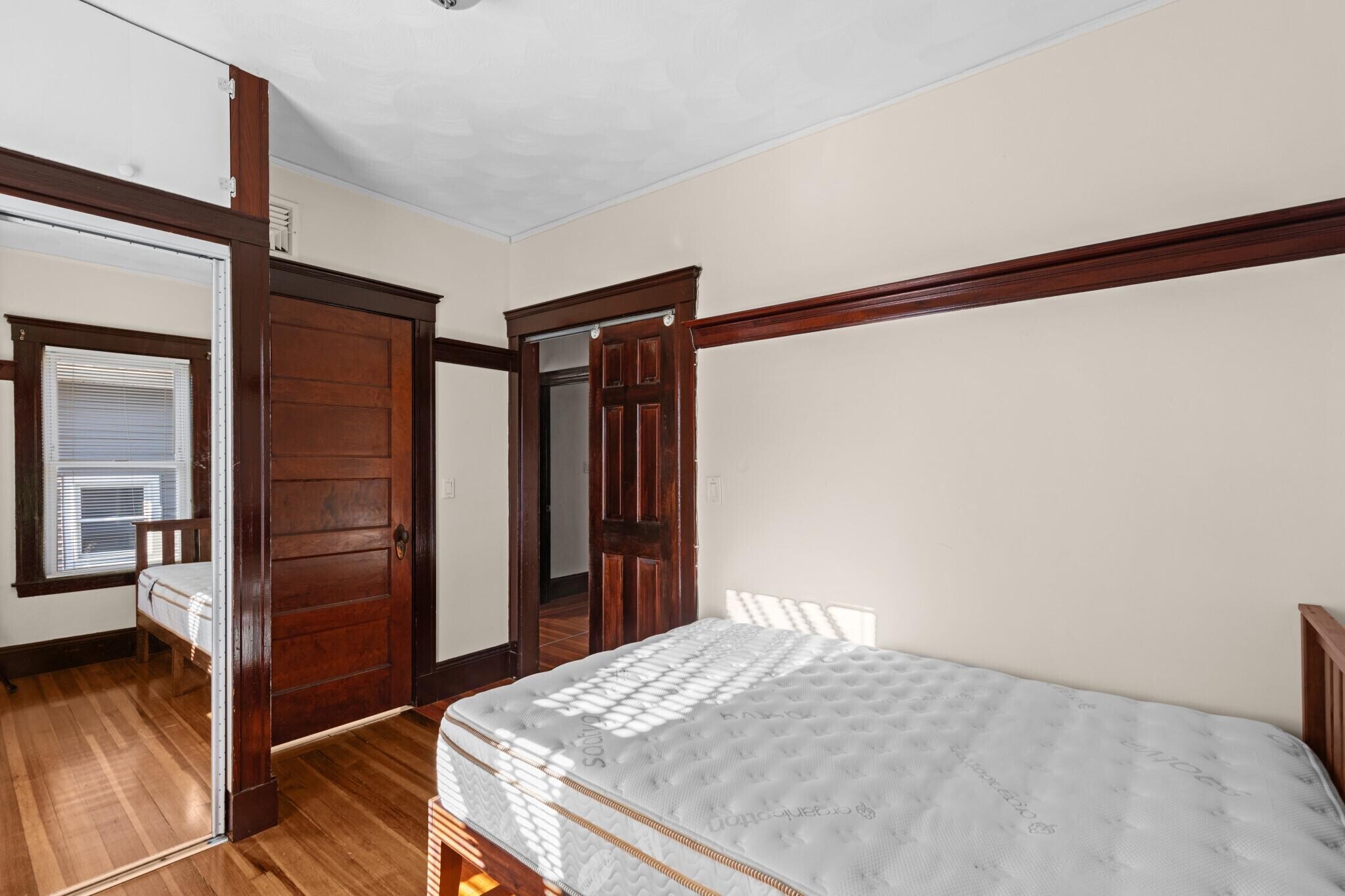 Building Photo - 56 Hobson St