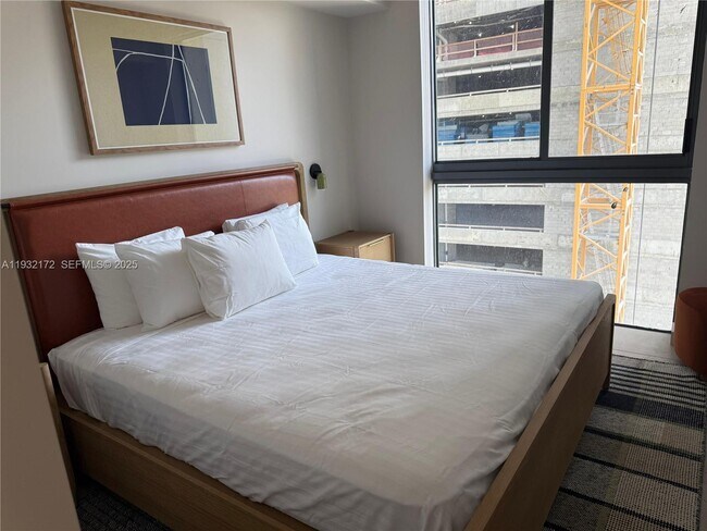 Building Photo - 11 NE 6th St