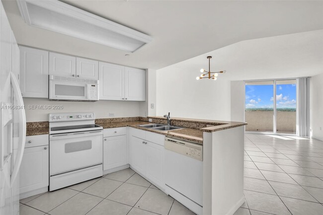 Building Photo - 19501 W Country Club Dr