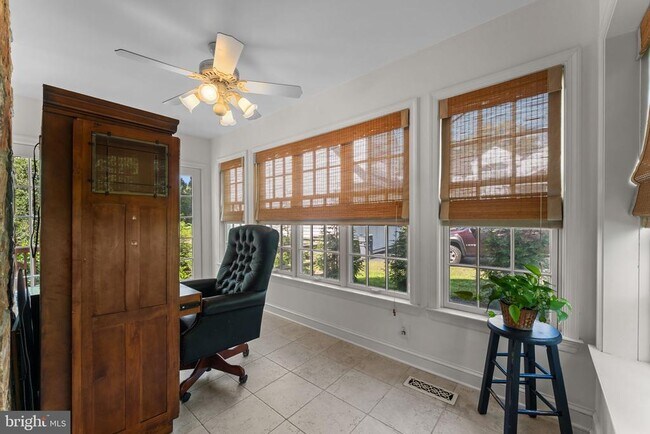 Building Photo - 507 Meadowbrook Cir