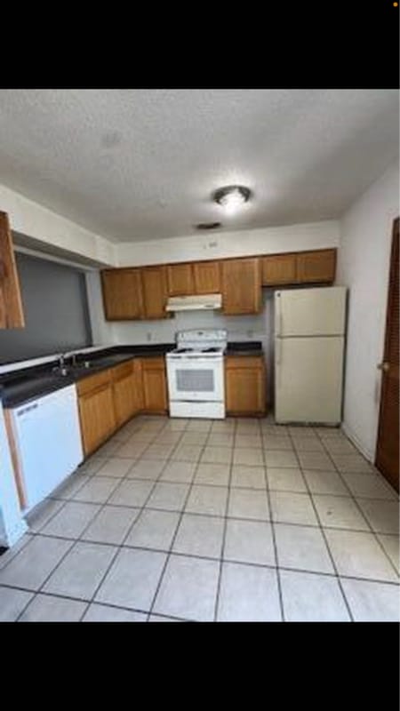 Building Photo - 696 Tyner St