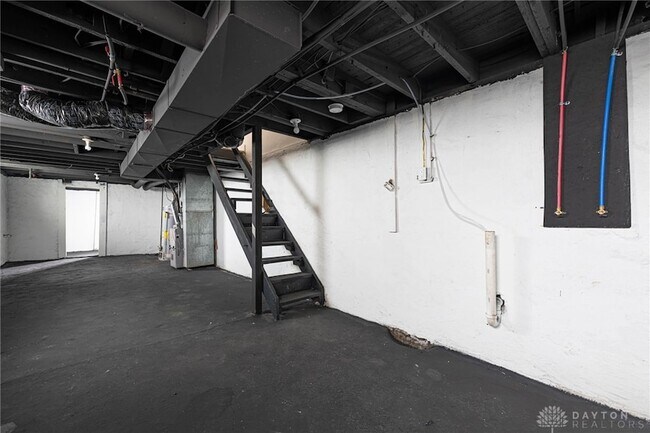 Building Photo - 321 Deeds Ave