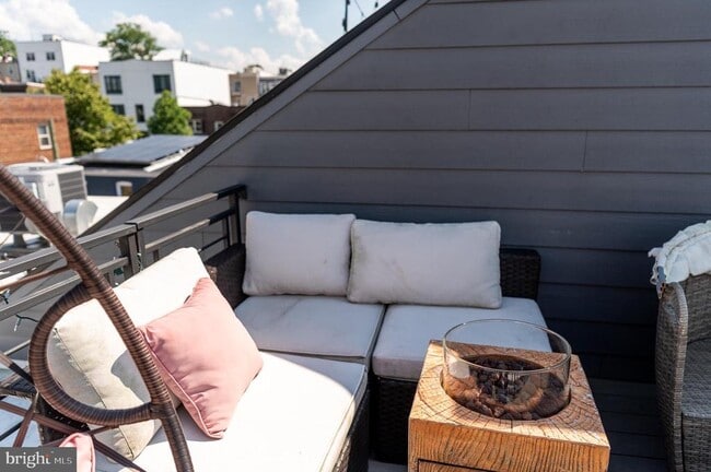 Building Photo - 1631 Montello Ave NE