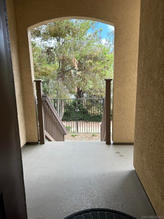 Building Photo - 10284 Wateridge Cir
