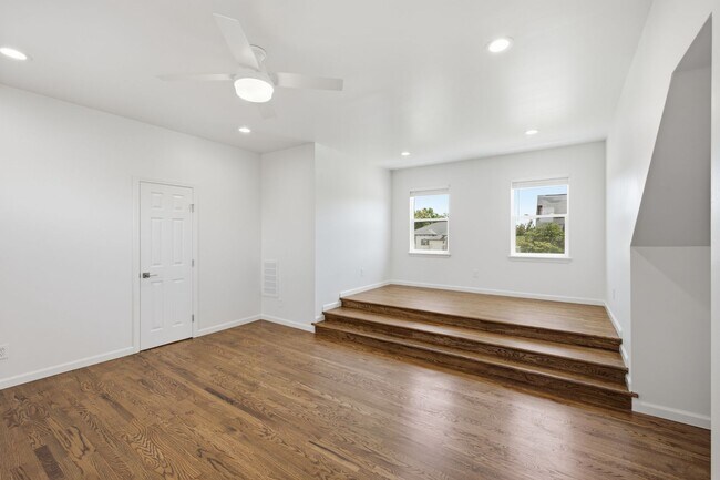 Building Photo - 1567 E 22nd St