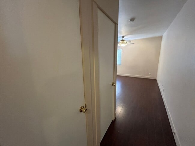 Building Photo - Charming 3 Bed/2 Bath in SW Bakersfield w/...