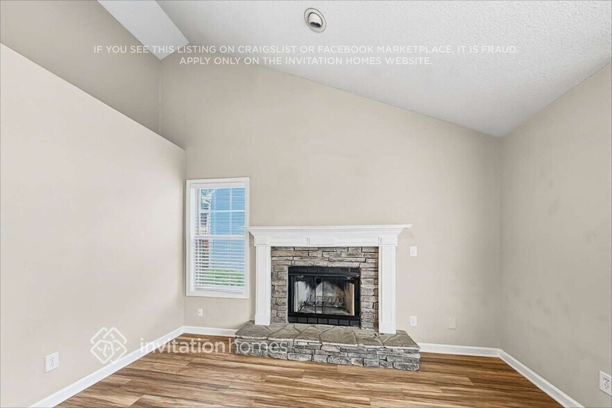 Building Photo - 4067 Mt Vernon Dr
