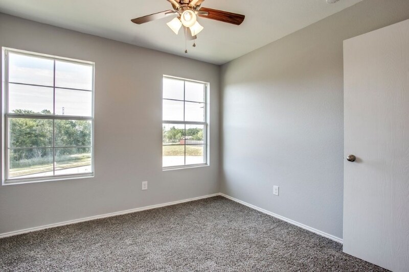Building Photo - 2225 Splendor Ct