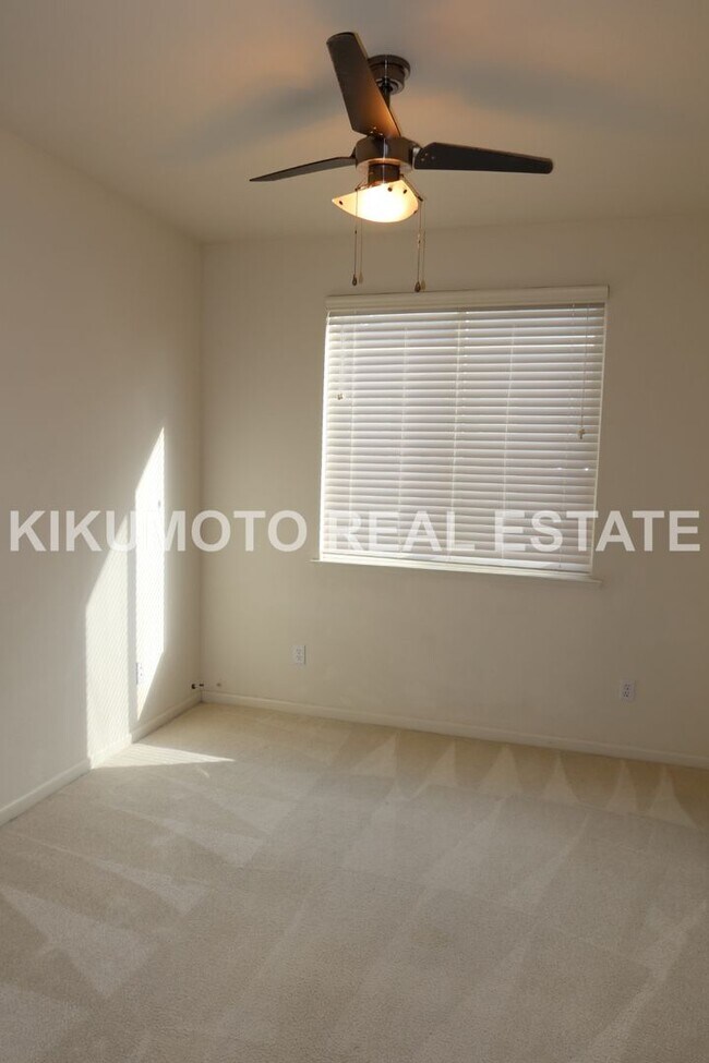 Building Photo - Lakefront 4 bedroom, 3 bath, 3 car  in the Lakeside Community