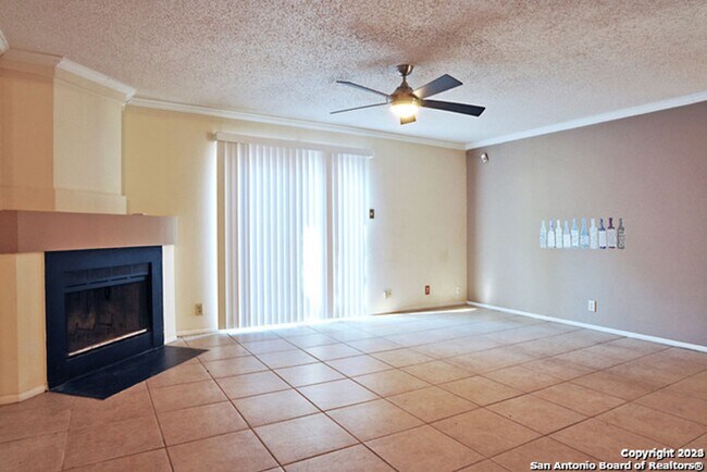 Building Photo - 4 Bed 2 Bath home in Hunters Chase Subdivision