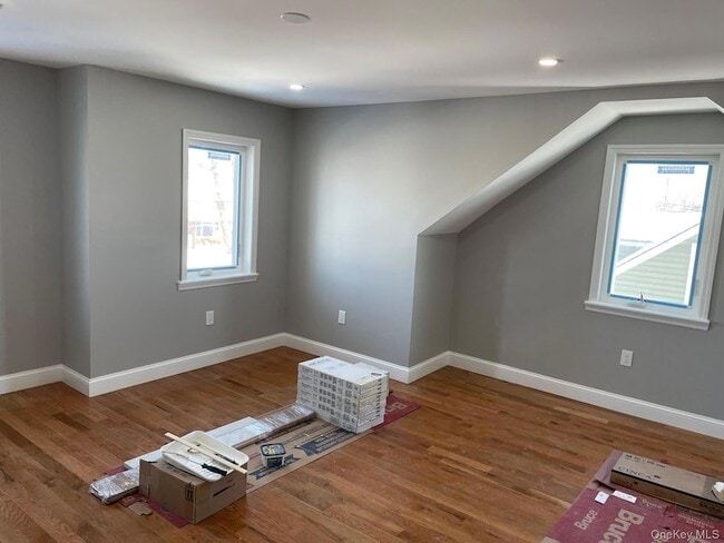 Building Photo - 46 Lincoln Pl