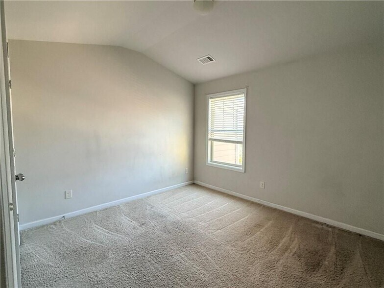 Building Photo - 1033 Haley Wds Ln