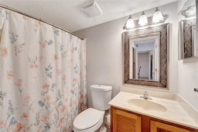 Building Photo - 6699 San Casa Dr