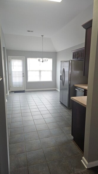 Building Photo - 8382 Regal Bend Dr