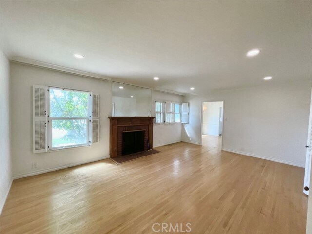 Building Photo - 1631 E Bixby Rd
