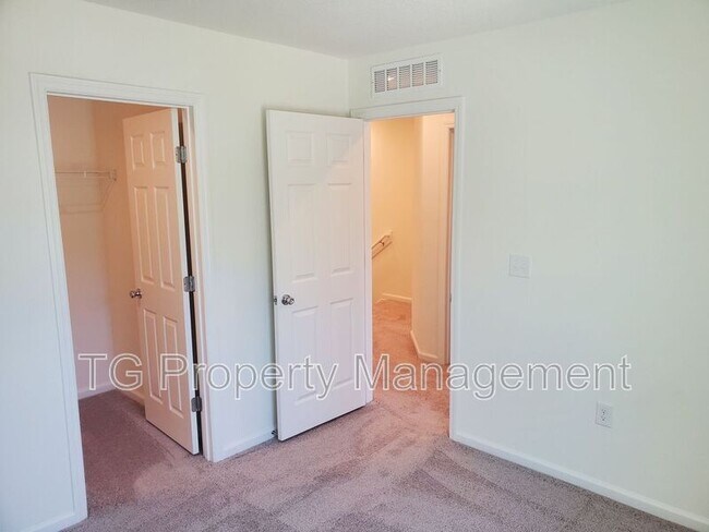 Building Photo - 270 Mustard Hl Ct