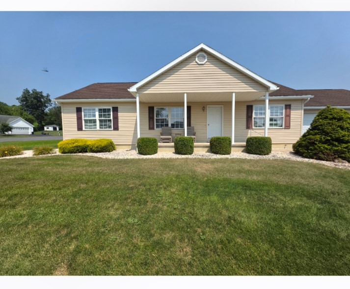 Primary Photo - 405 Merri Ln