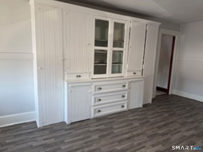 Building Photo - 252 Main St