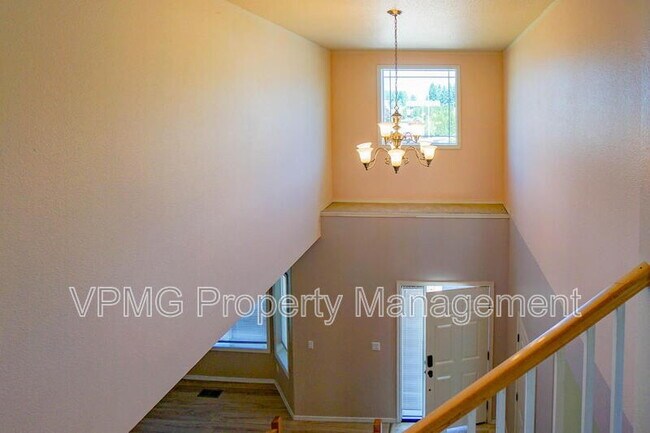 Building Photo - 8907 NE 84th St