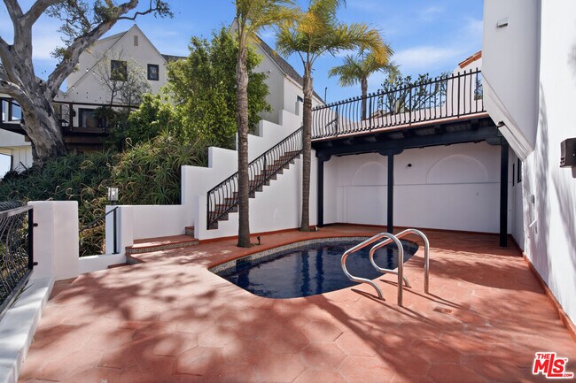 Building Photo - 8908 Appian Way
