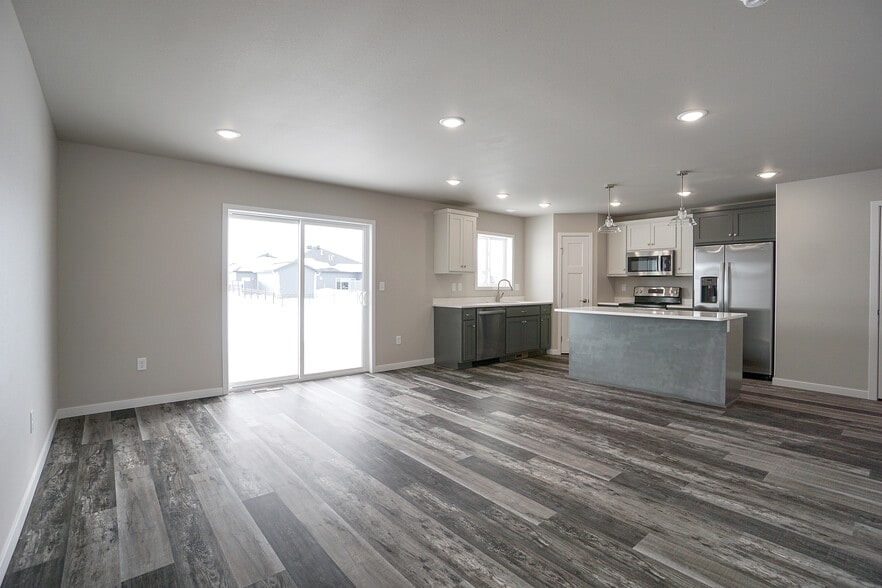 Building Photo - 8068 Goldfinch Dr