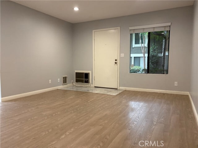 Building Photo - 21 Streamwood