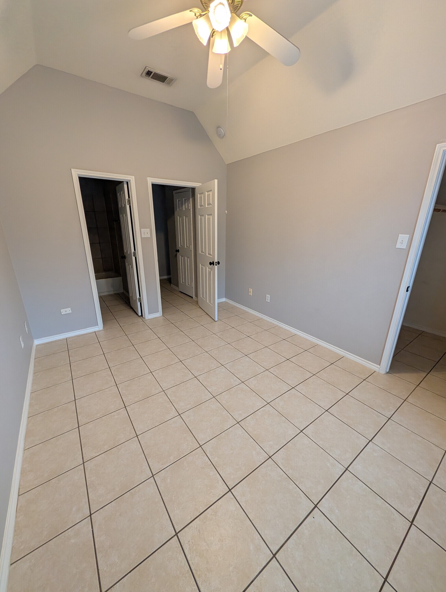 Building Photo - 1707 Tina Marie Rd