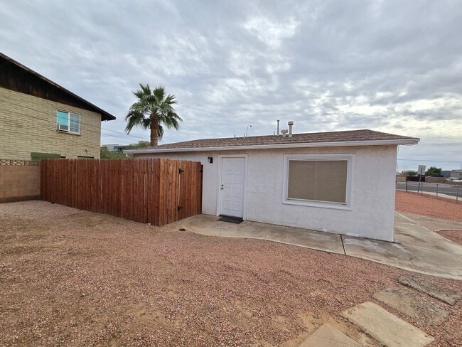 Building Photo - 1007 N Scovel St