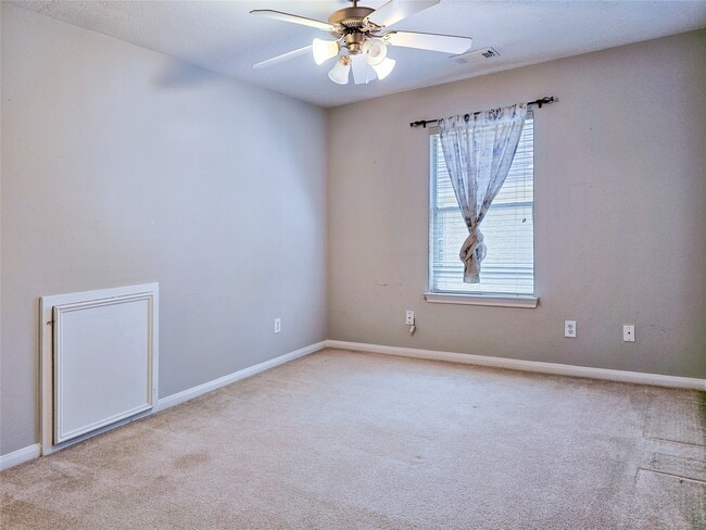 Building Photo - 18118 Yellowstone Trail