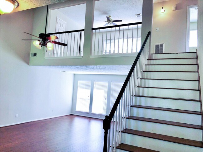 Building Photo - 3202 Kempwood Dr