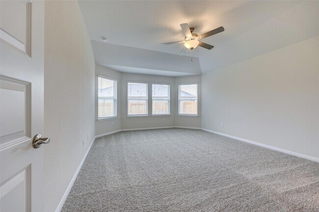 Building Photo - 201 Fairmeadow Downs Dr