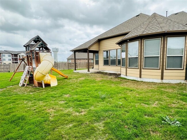 Building Photo - 3308 De Torres Cir