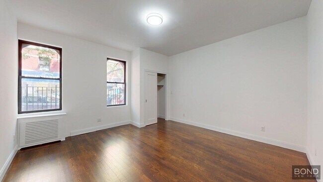 Primary Photo - 206 W 104th St