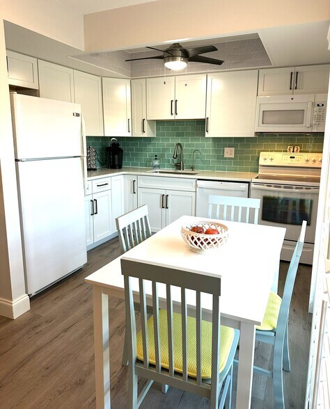 Building Photo - 12 Quails Run Blvd