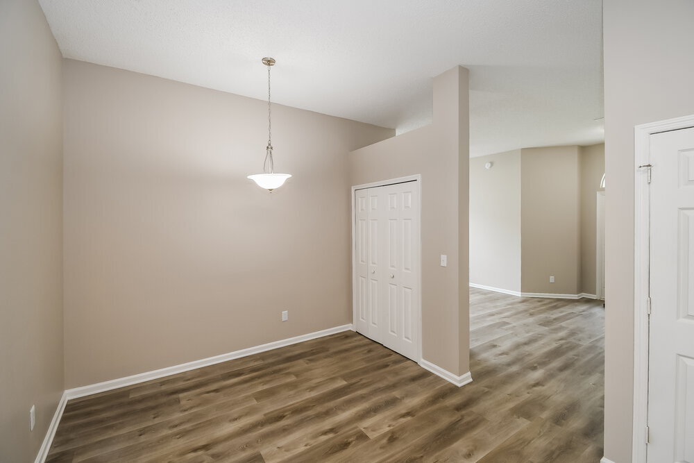 Building Photo - 383 Summit Dr