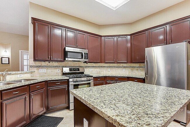 Building Photo - 6 N Queenscliff Cir