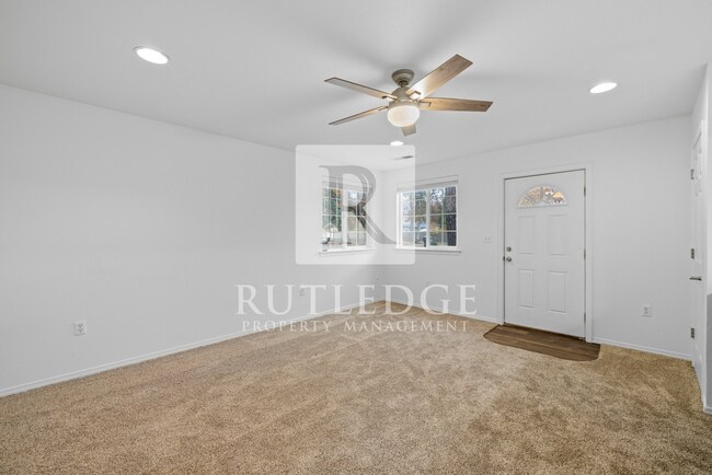 Building Photo - 176 Mallory Ln
