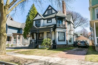 Building Photo - 500 Oxford St