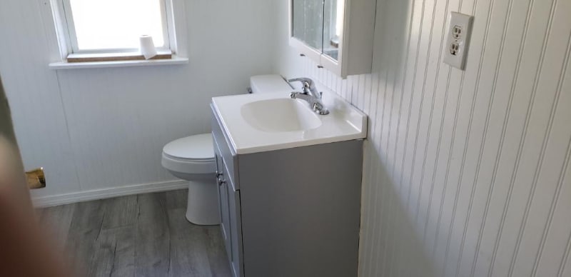 Building Photo - 502 Kanawha Ave S