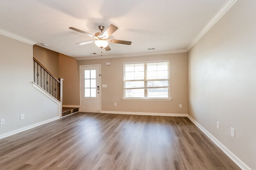 Building Photo - 1357 Busiris Dr