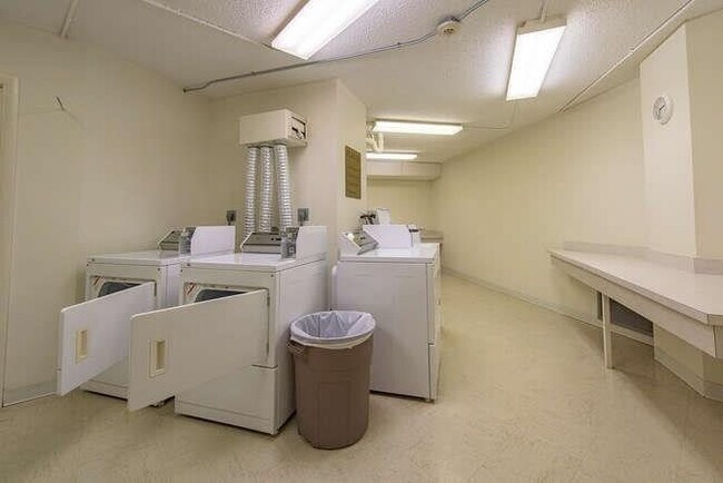 Building Photo - 10777 W Sample Rd