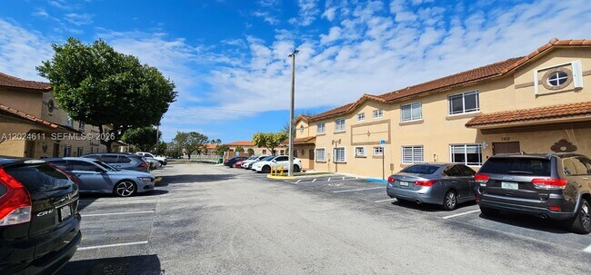 Building Photo - 17362 NW 74th Ave