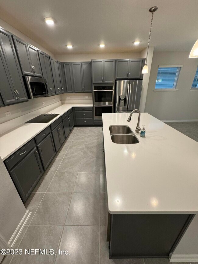 Building Photo - 5627 Hampton Creek Rd