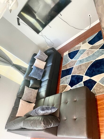 Unit#2 living room - 1308 McCaskill Ave