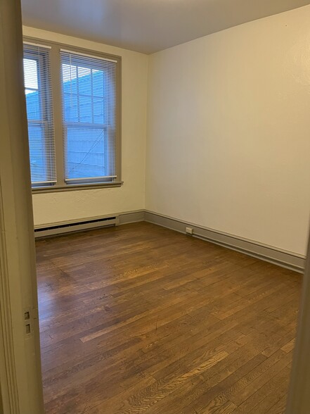 Building Photo - 423 Locust St