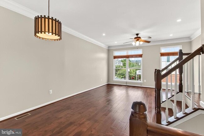 Building Photo - 42627 Homefront Terrace