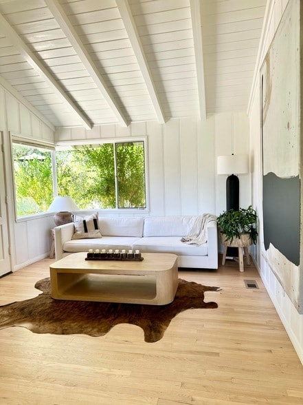 Building Photo - 450 Santa Rosa Ln