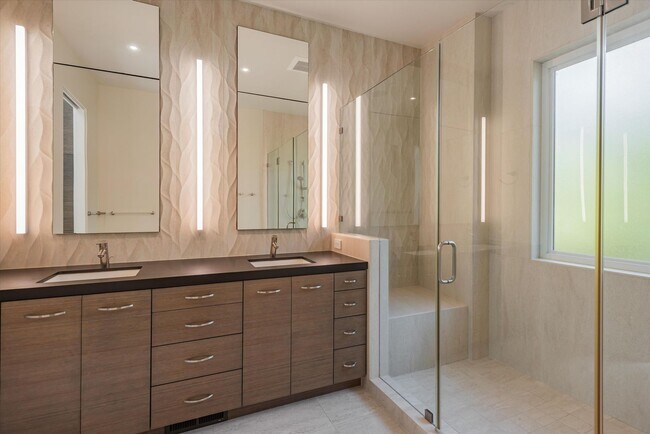 Building Photo - Wow! What a Great Home!