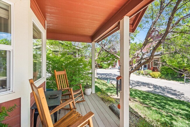 Building Photo - Prime Location | Spacious 4BD Home with El...