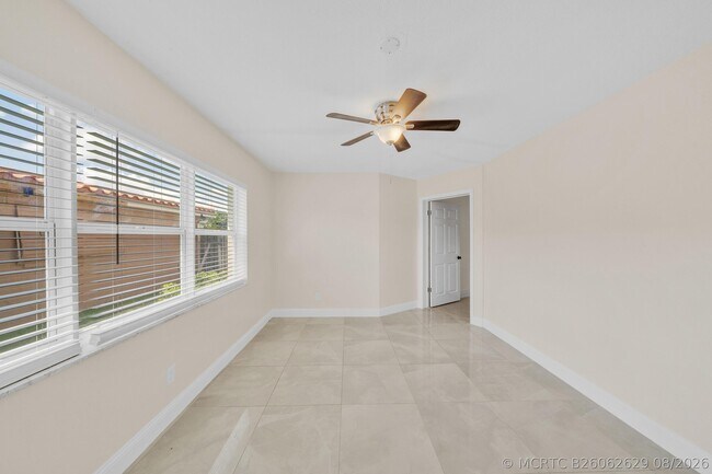 Building Photo - 4921 NW 39th St